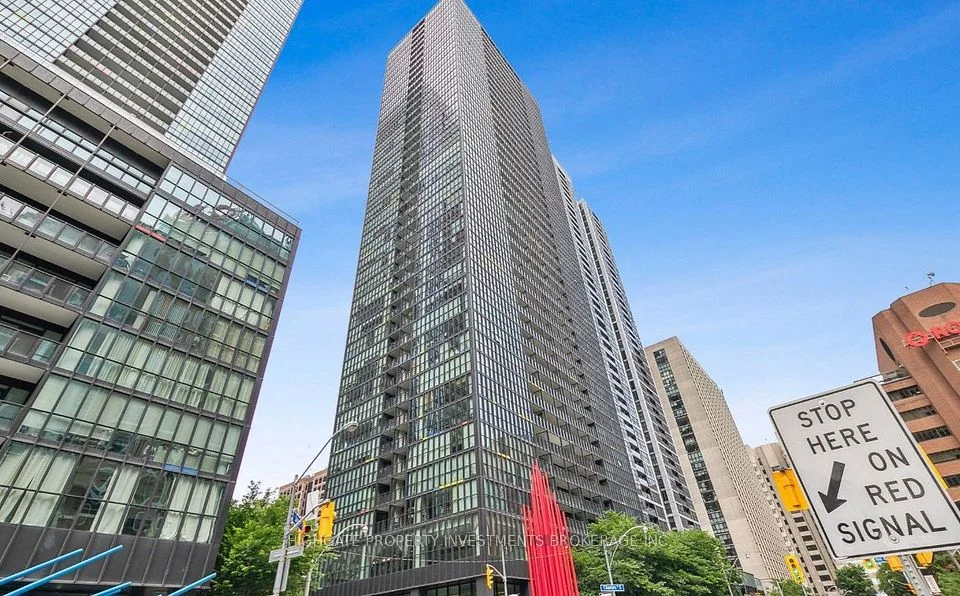 110 Charles Street E 3404, Toronto C08, ON M4Y 1T5