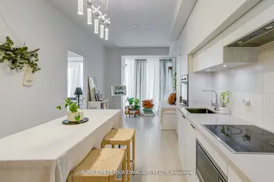 8 Eglinton Avenue E 3412, Toronto C10, On M4p 0c1