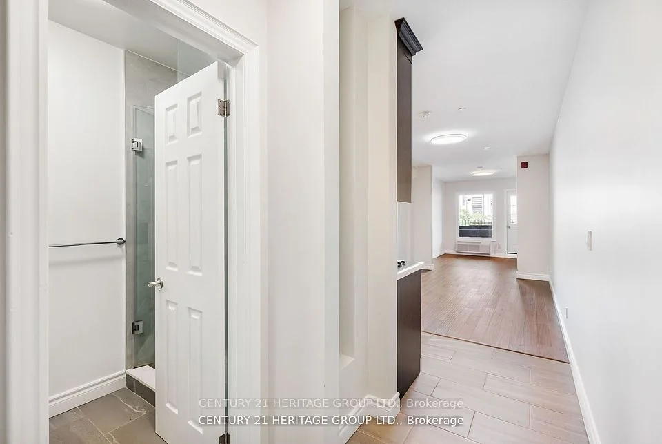 302 Spadina Avenue E 305, Toronto C01, ON M5T 2E7