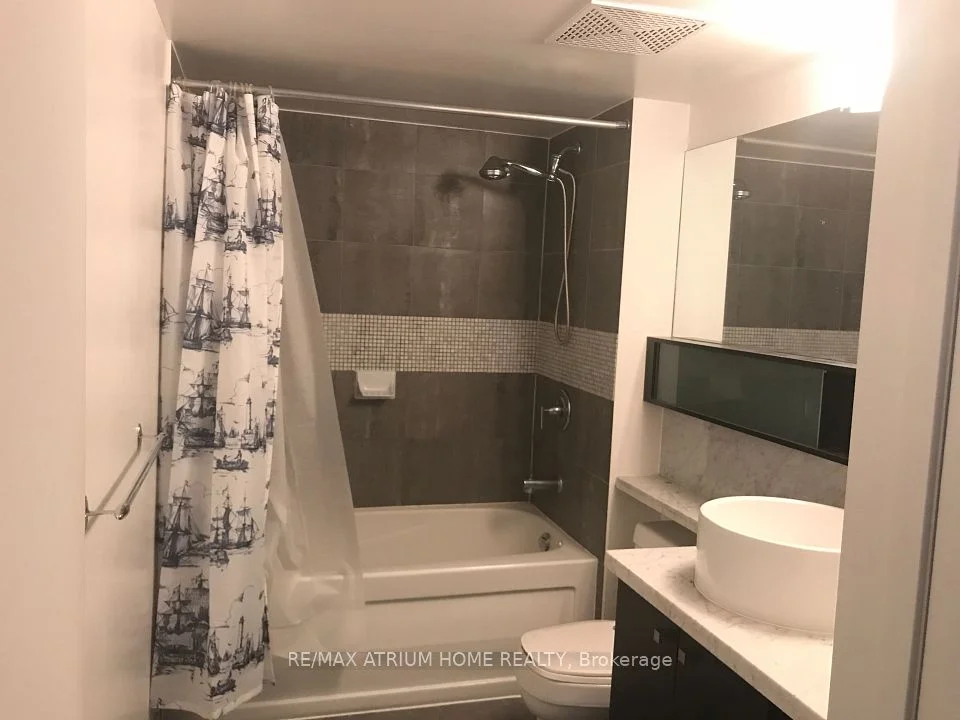11 Brunel Court 2705, Toronto C01, ON M5V 3Y3