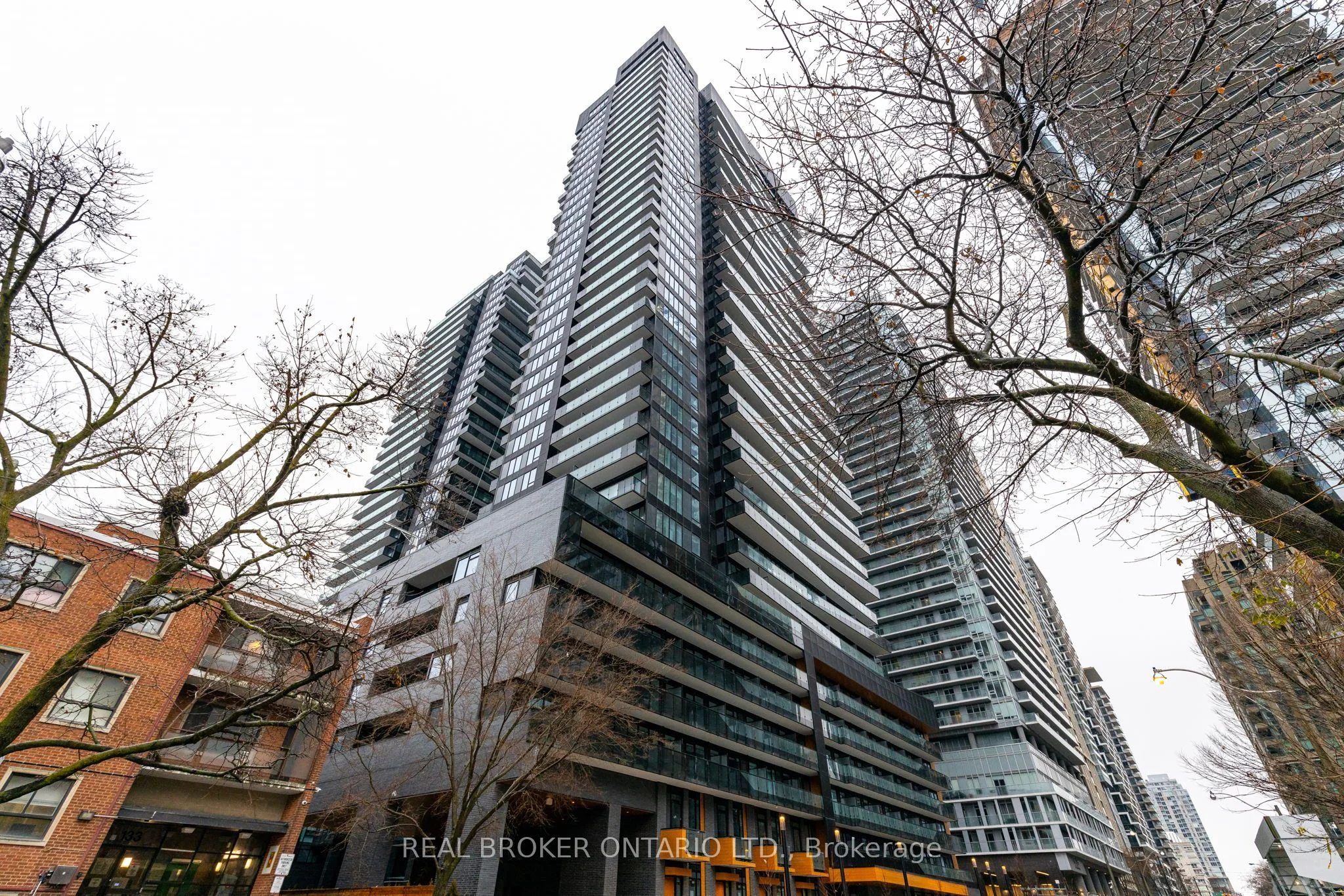 117 Broadway Avenue 804, Toronto C10, On M4p 1v3