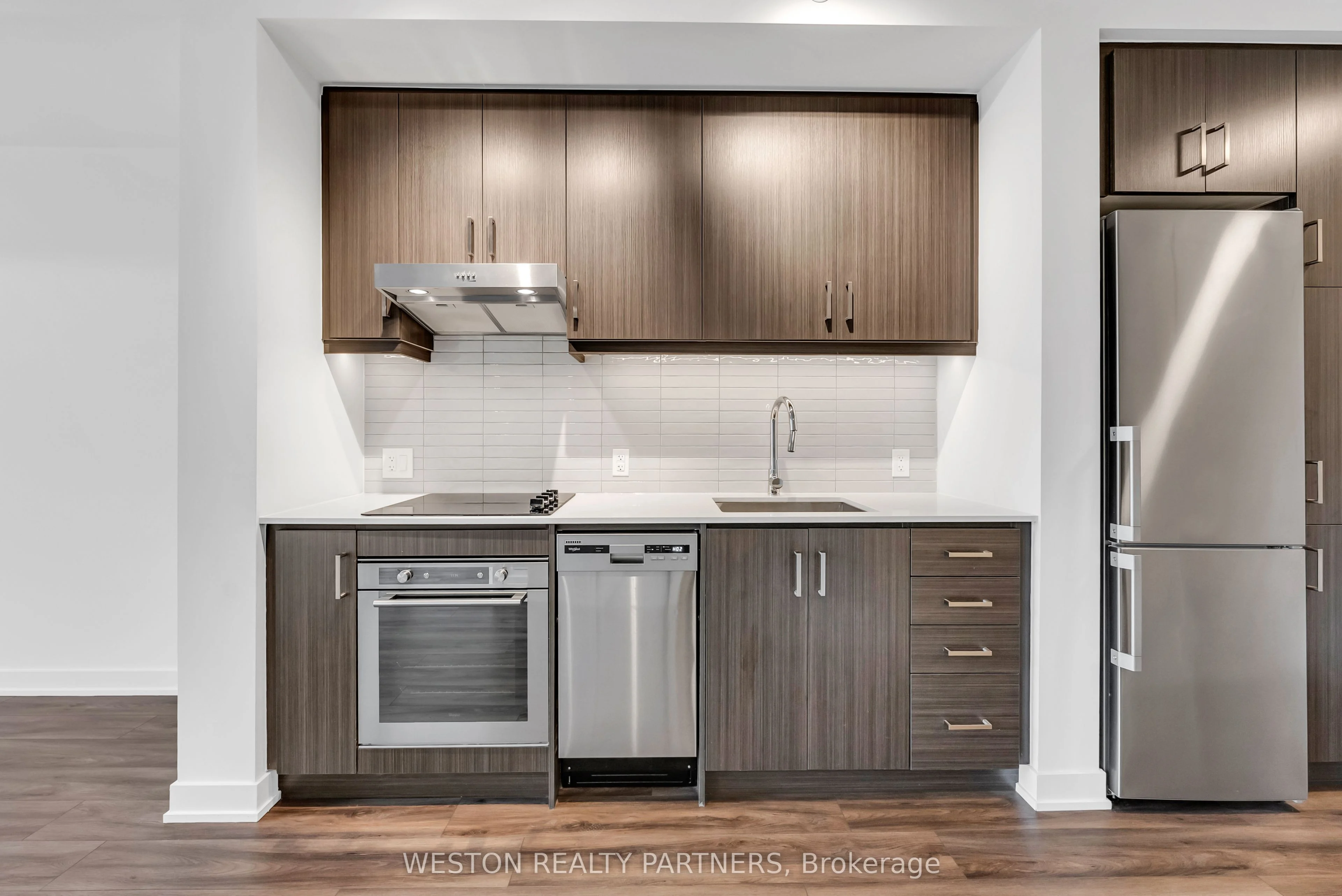 9 Tecumseth Street 1106, Toronto C01, On M5v 0s5