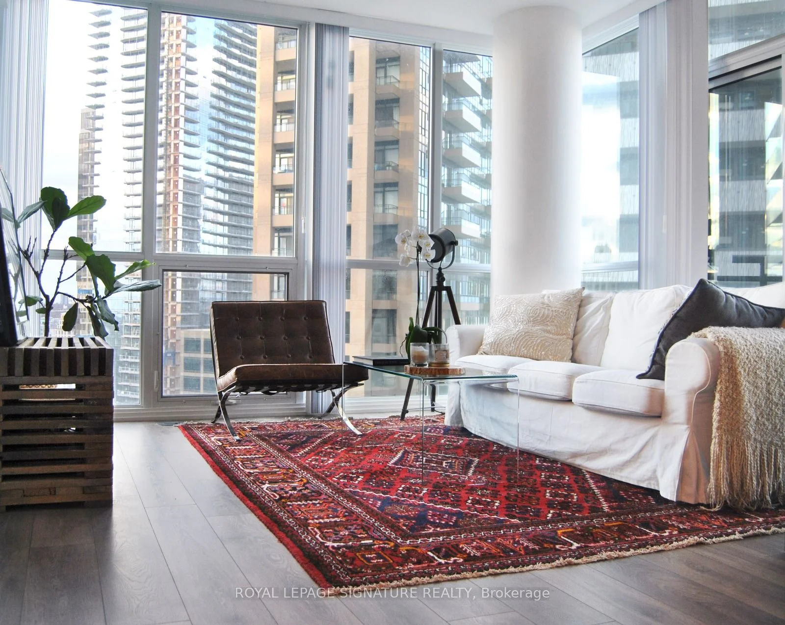 45 Charles Street E 2907, Toronto C08, On M4y 0b8