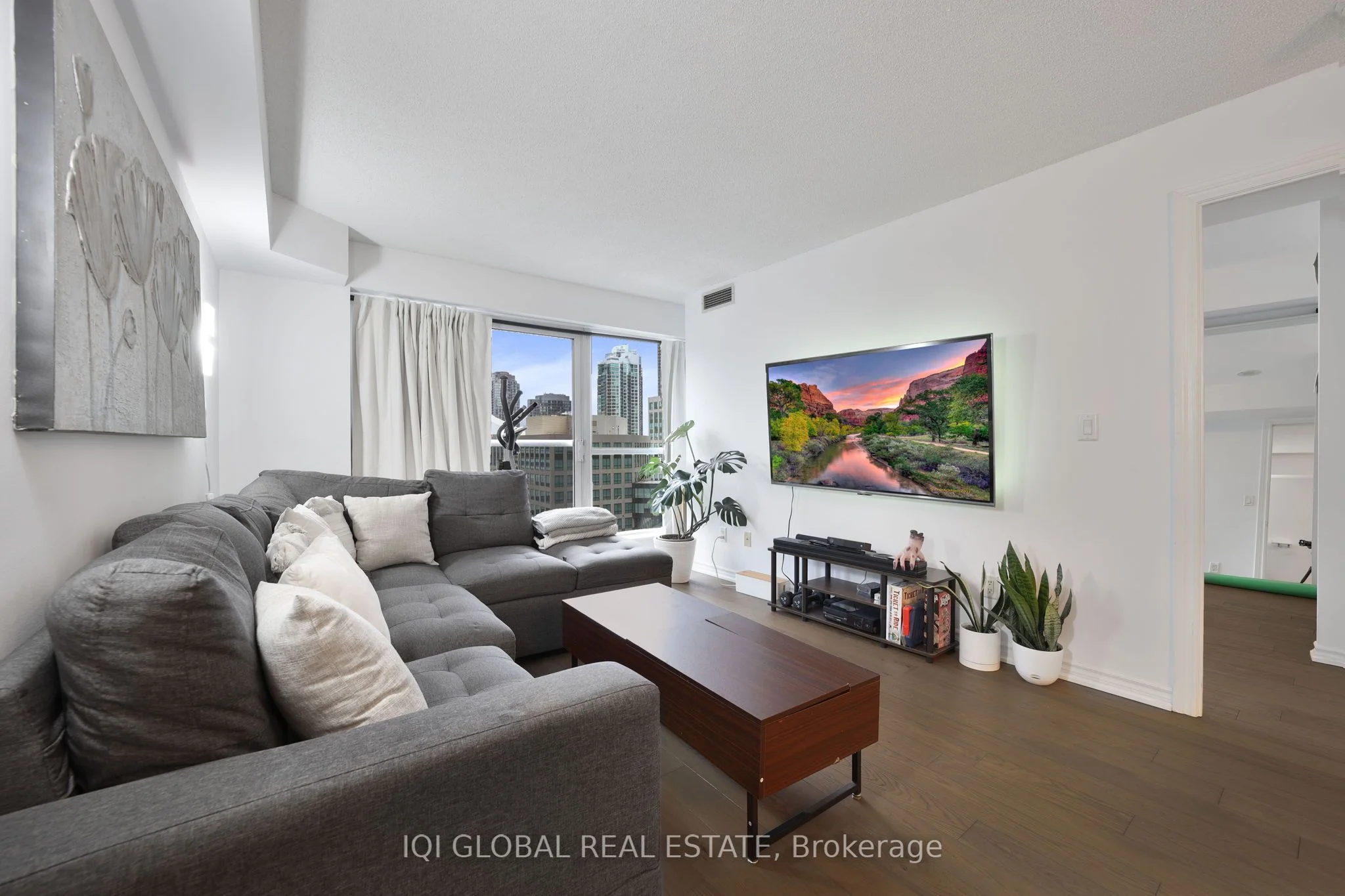 Condo Apartment in Toronto