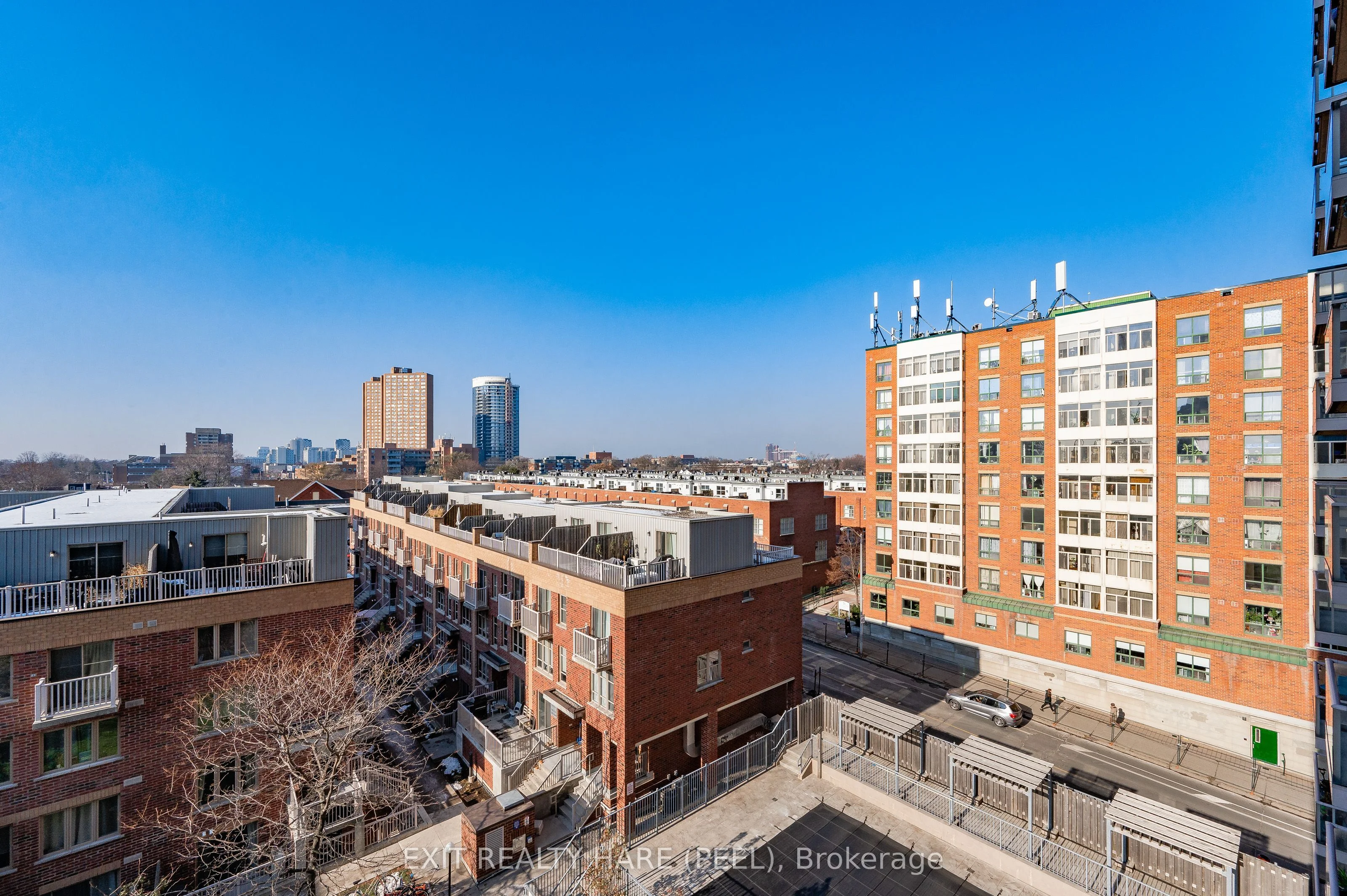 1369 Bloor Street W 610, Toronto C01, ON M6P 4J4