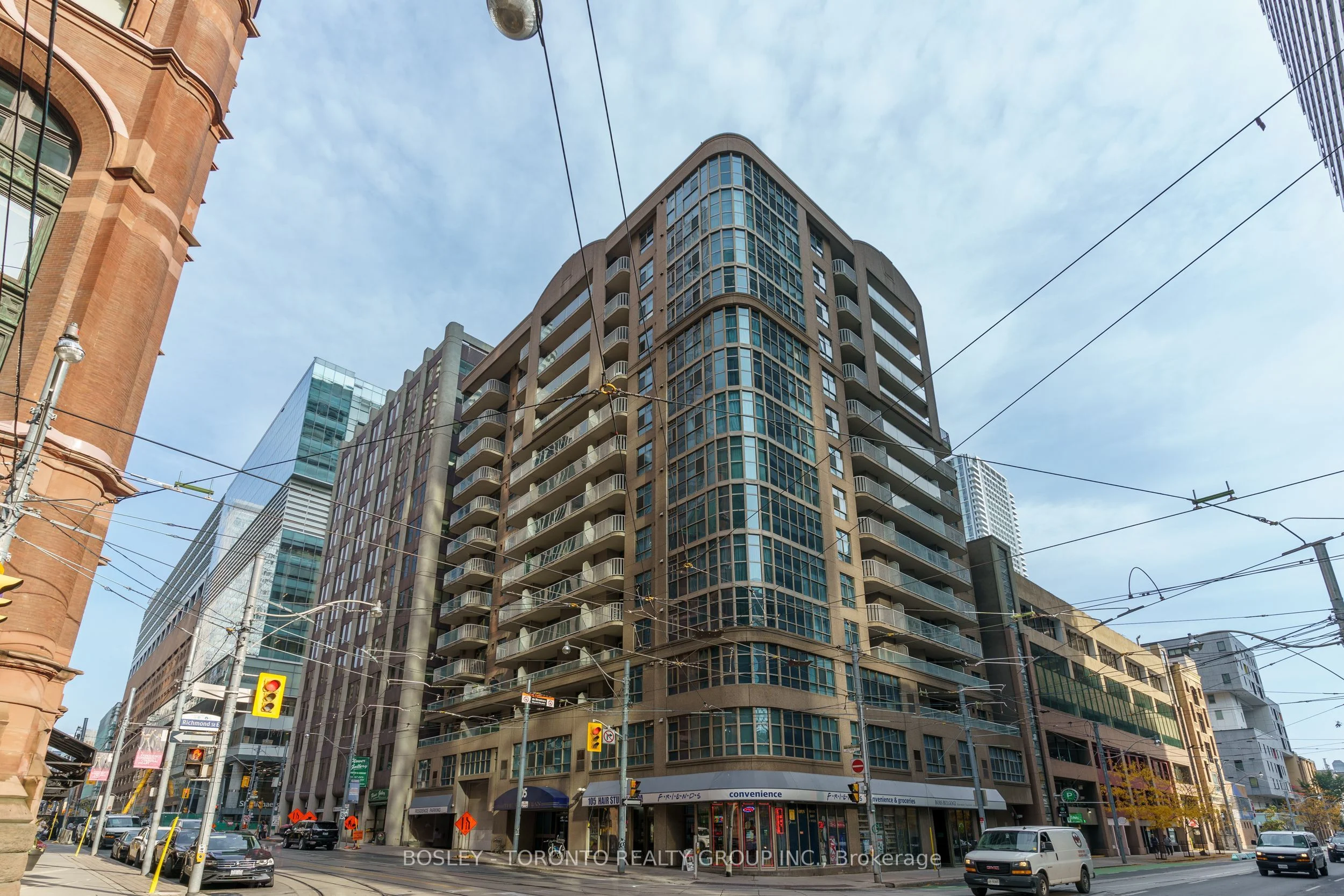 105 Victoria Street 606, Toronto C08, On M5c 3b4