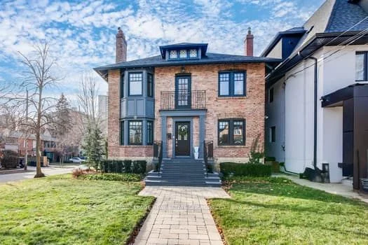 Triplex in Toronto