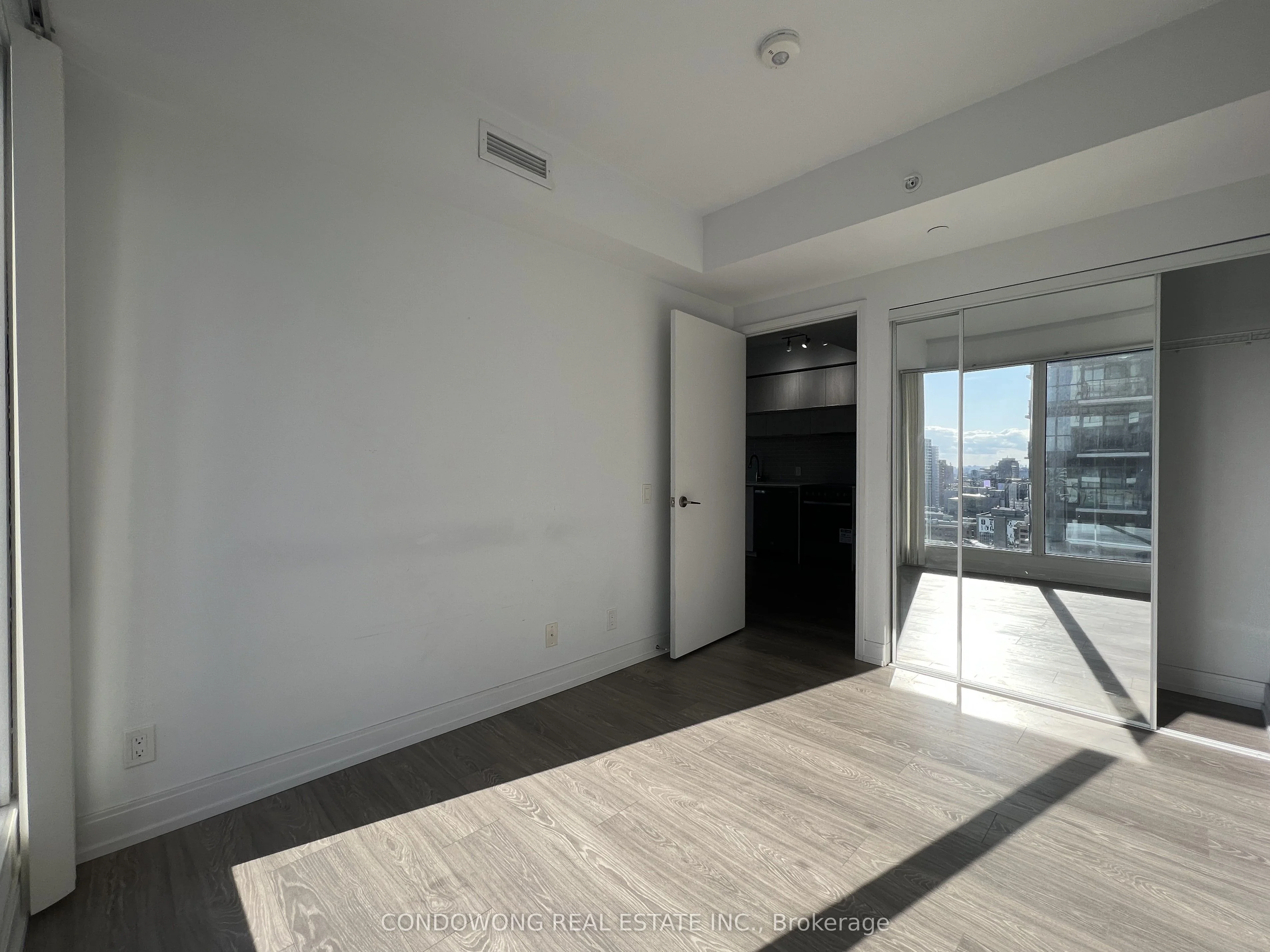 181 Dundas Street E 2811, Toronto C08, ON M5A 0N5