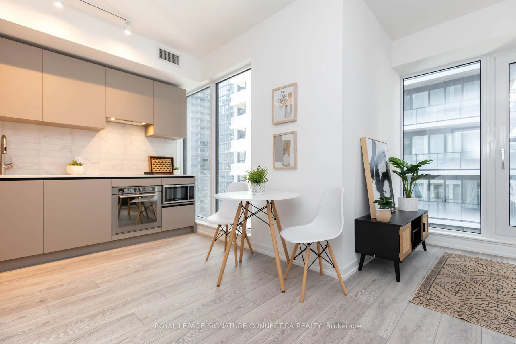 Condo Apartment in Toronto