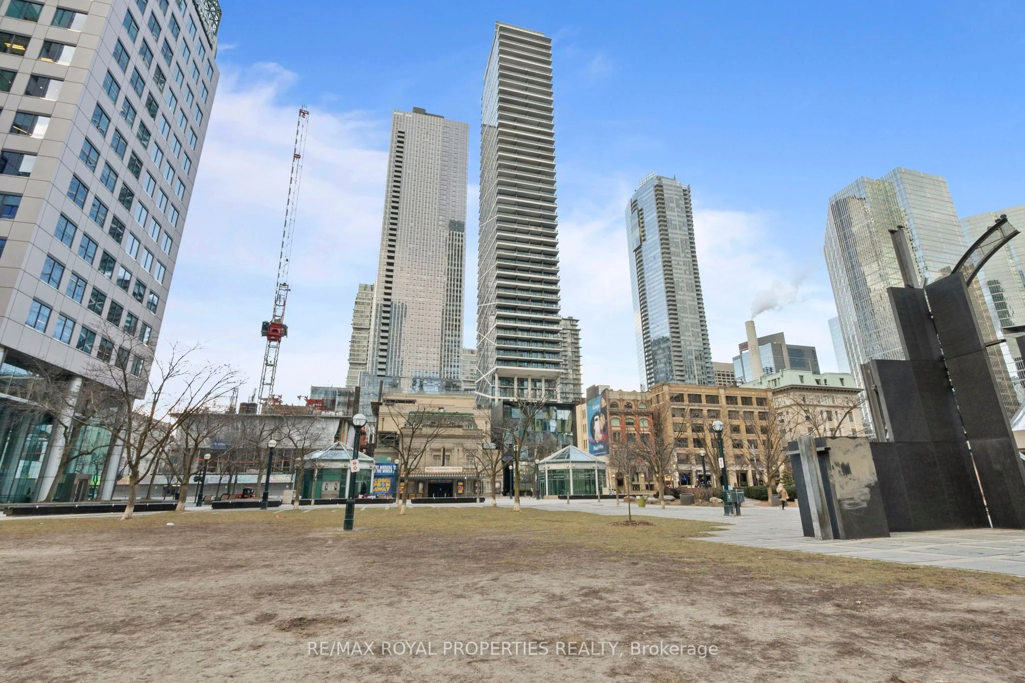 224 King Street W 3002, Toronto C01, On M5h 0a6