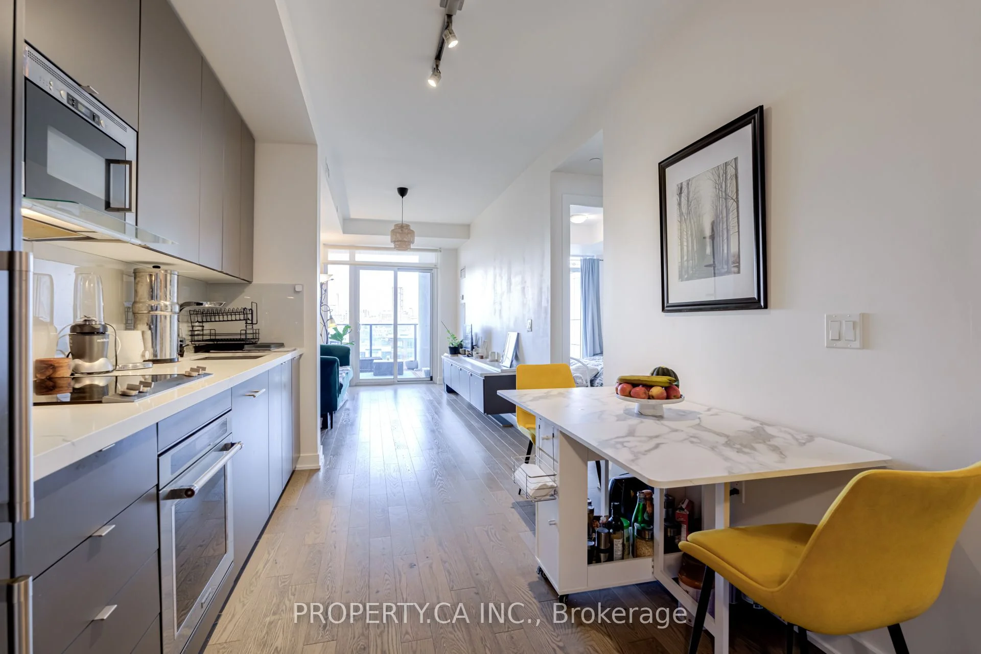 Condo Apartment in Toronto