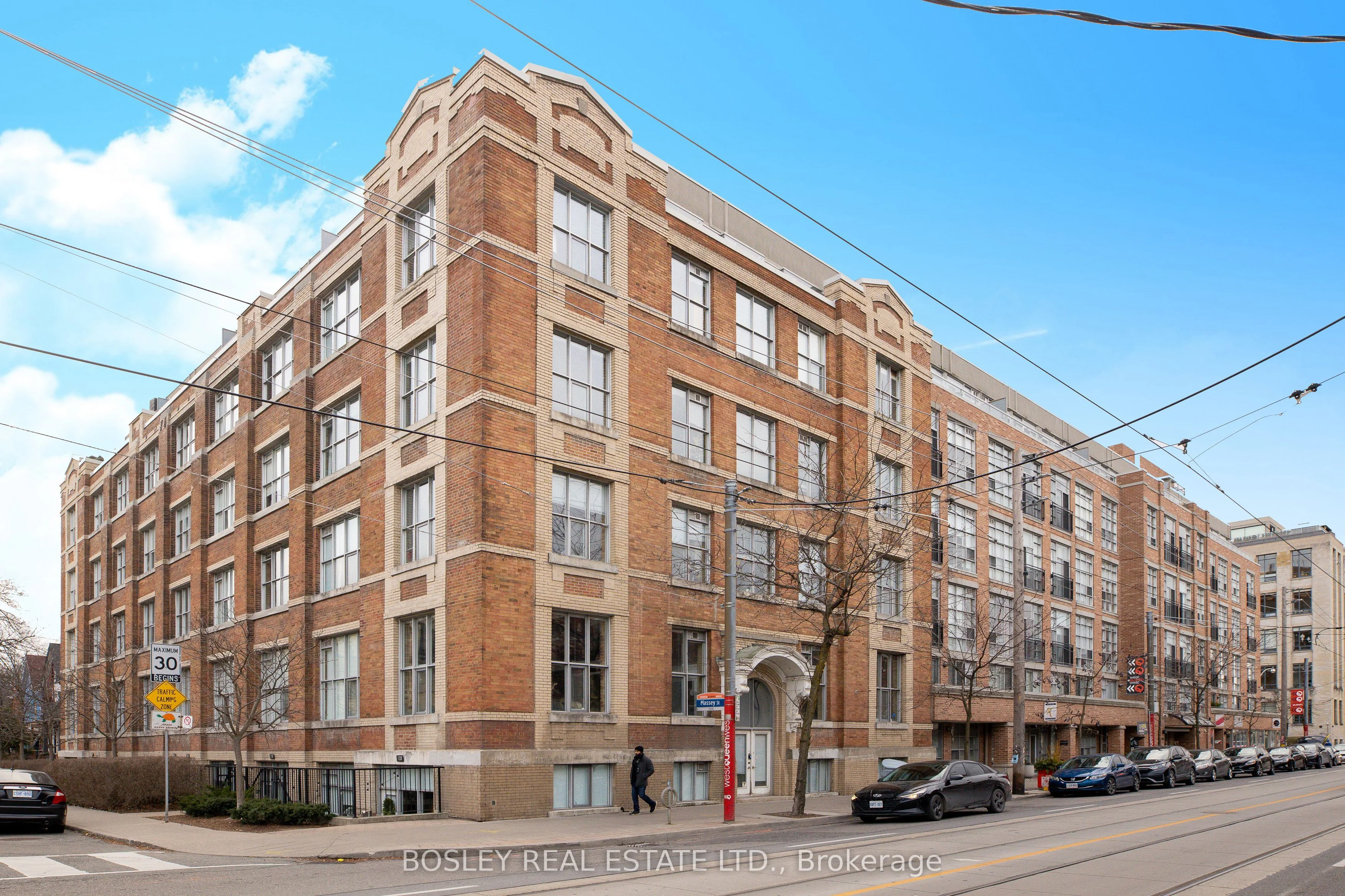Condo Apartment in Toronto