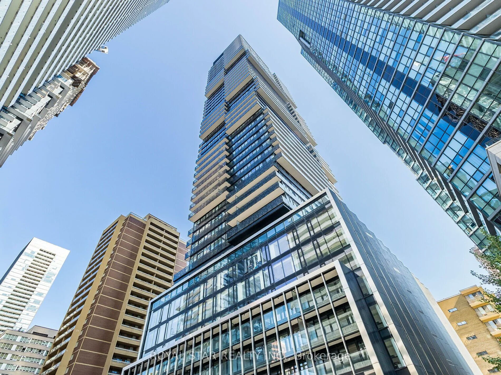 Condo Apartment in Toronto