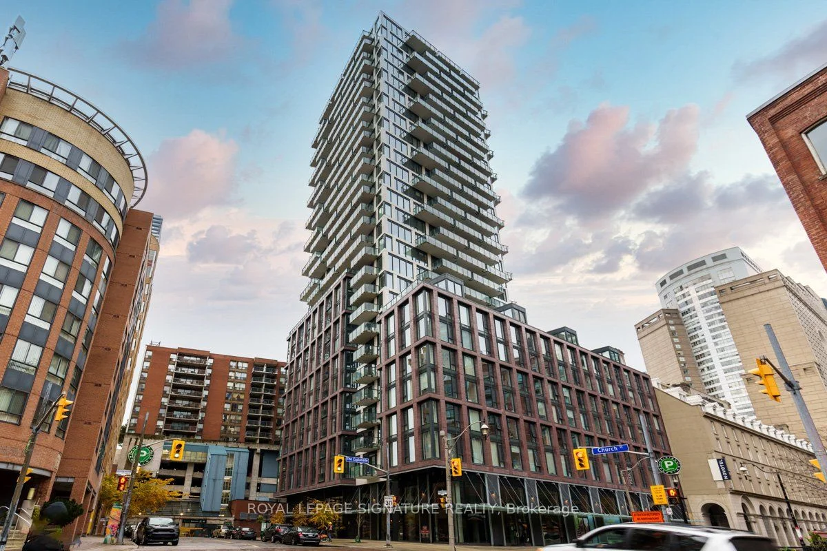 Condo Apartment in Toronto