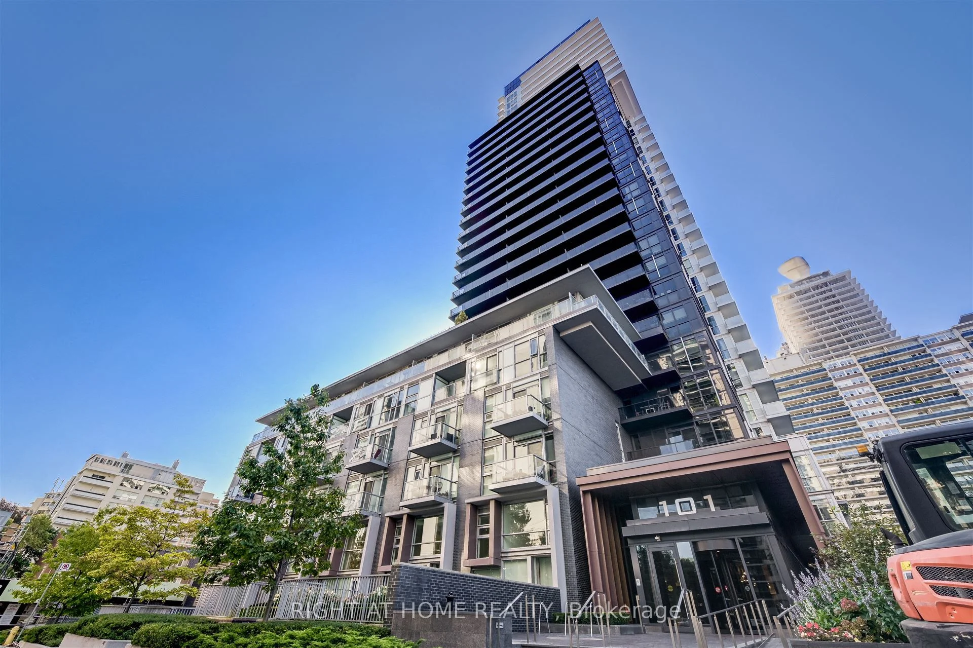 101 Erskine Avenue 804, Toronto C10, On M4p 1y5