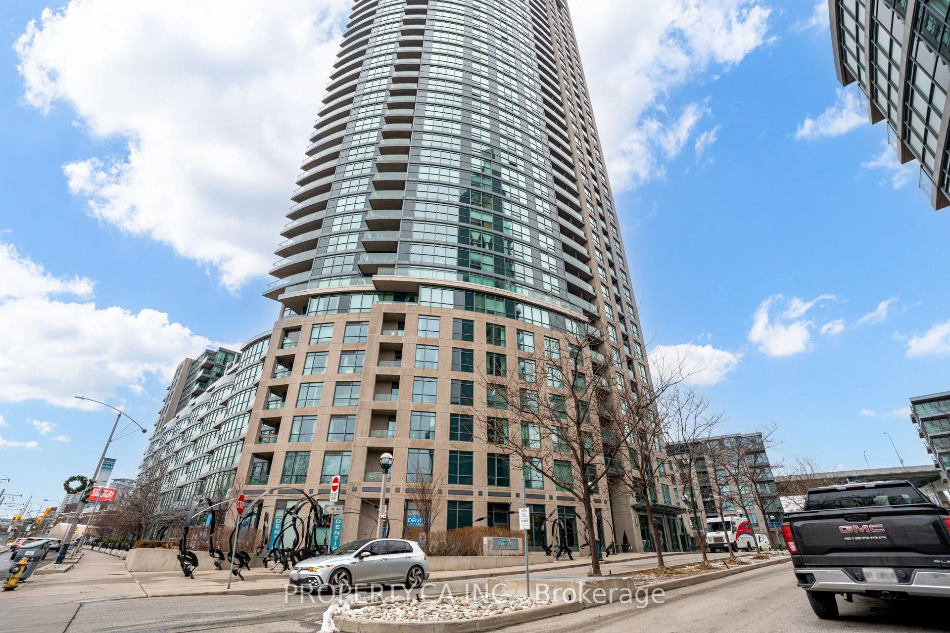 Condo Apartment in Toronto