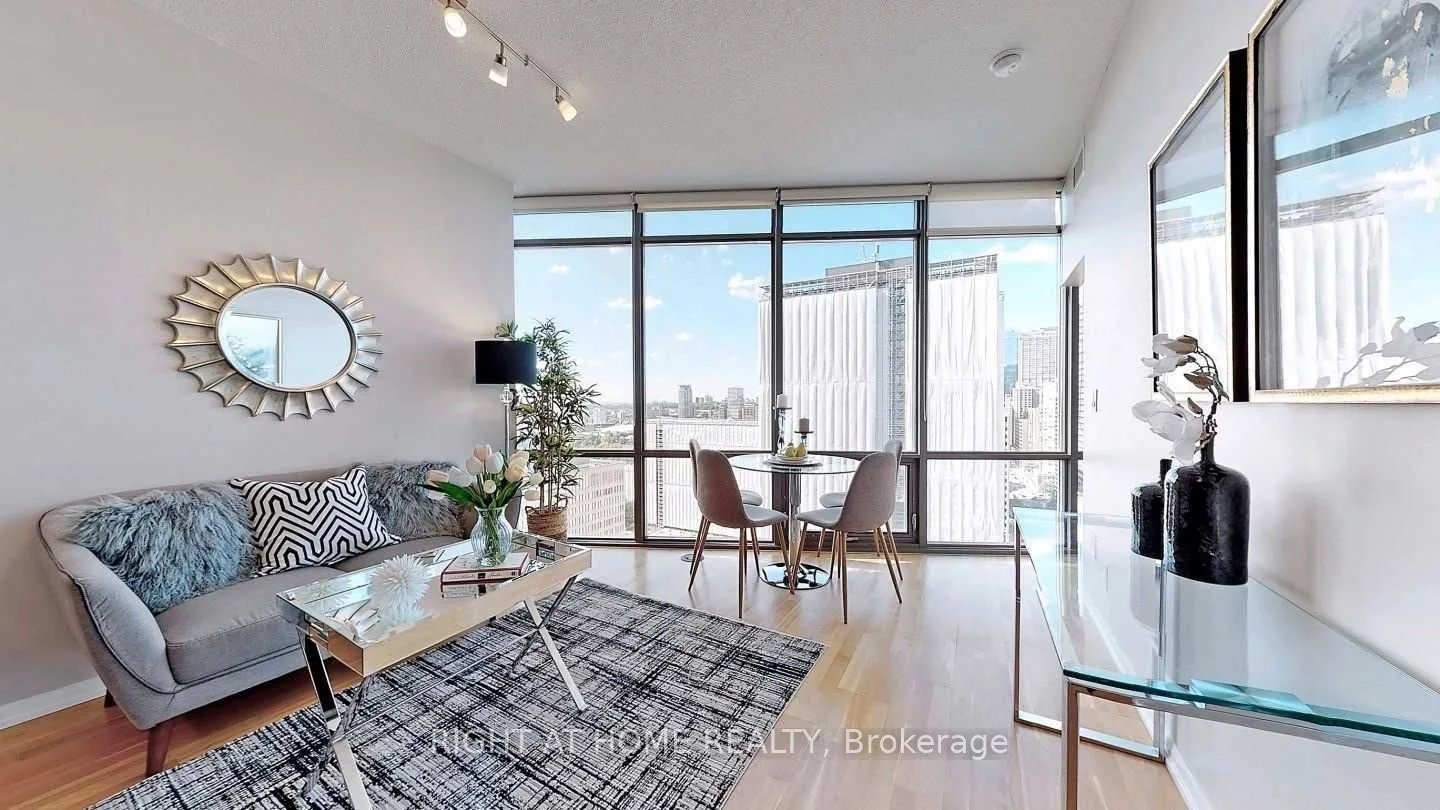 832 Bay Street 2404, Toronto C01, ON M5S 1Z6