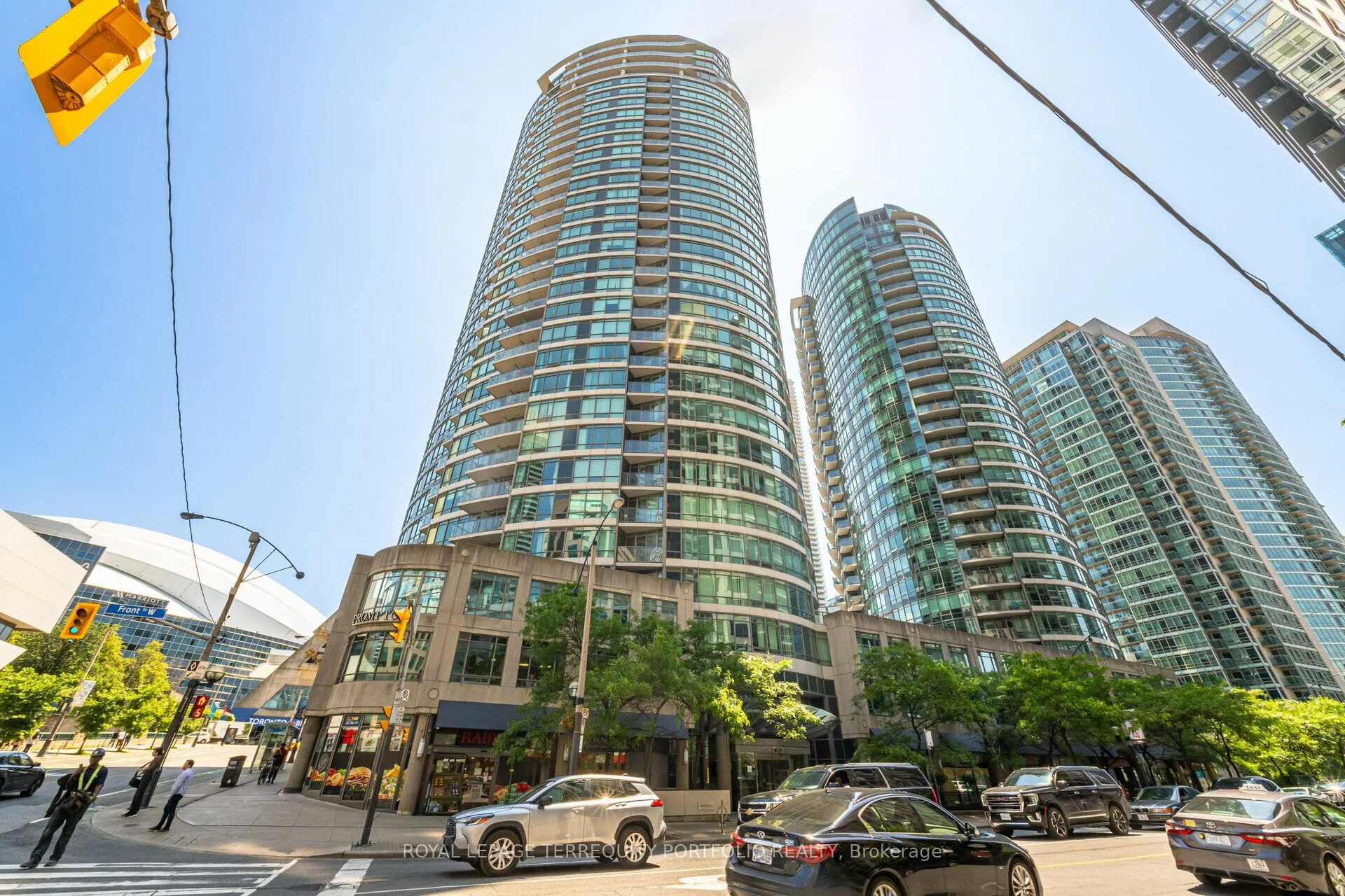 Condo Apartment in Toronto