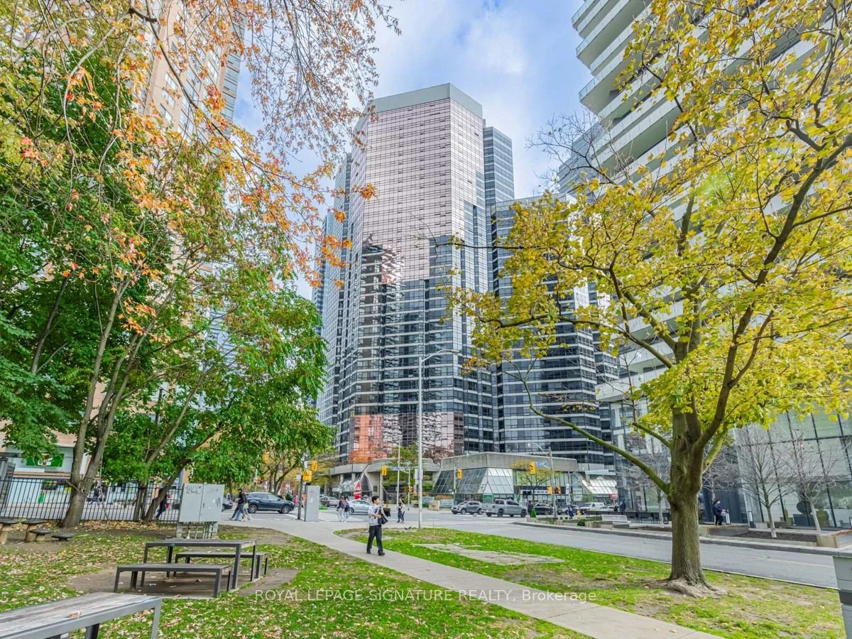 1001 Bay Street 307, Toronto C01, On M5s 3a6