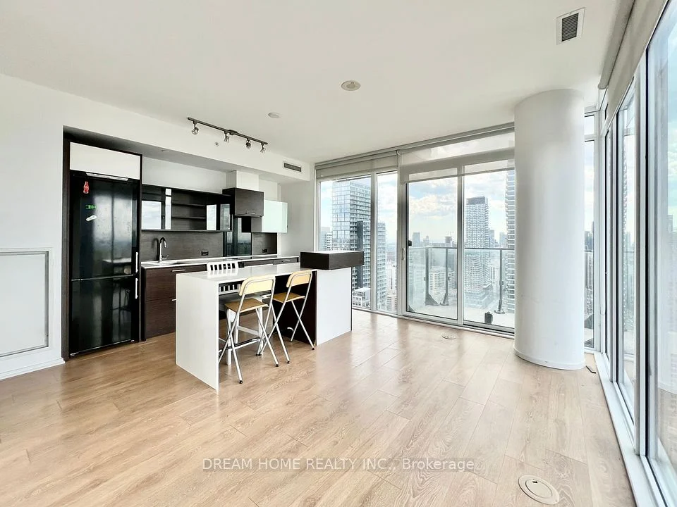 75 St Nicholas Street 3204, Toronto C01, ON M4Y 0A5