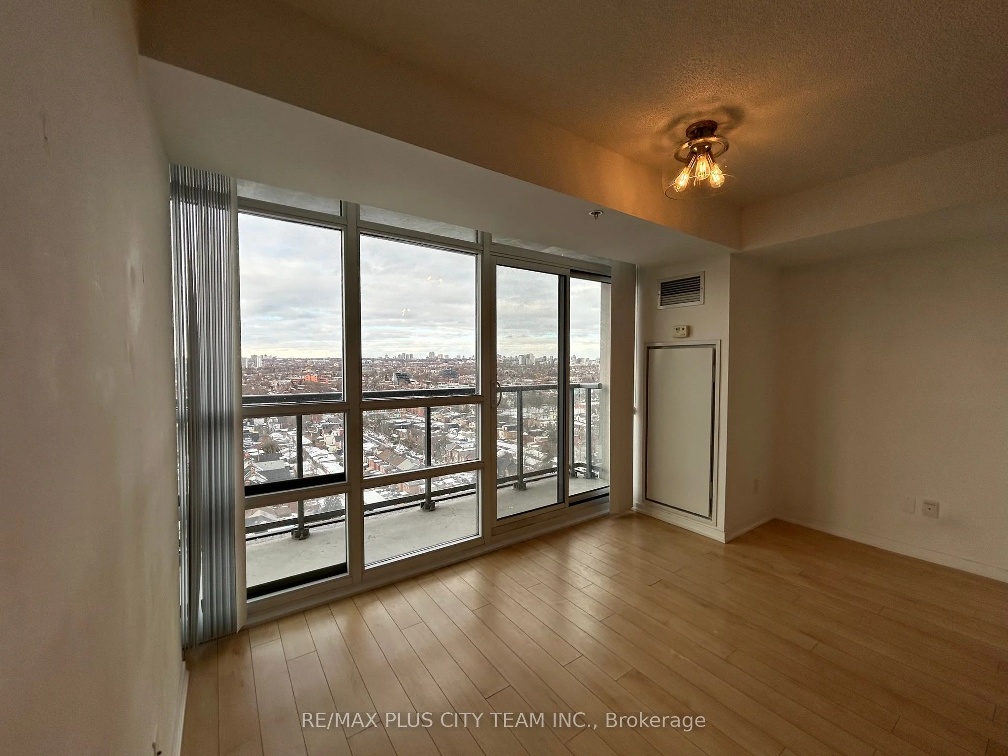 68 Abell Street Lph02, Toronto C01, On M6j 0b1