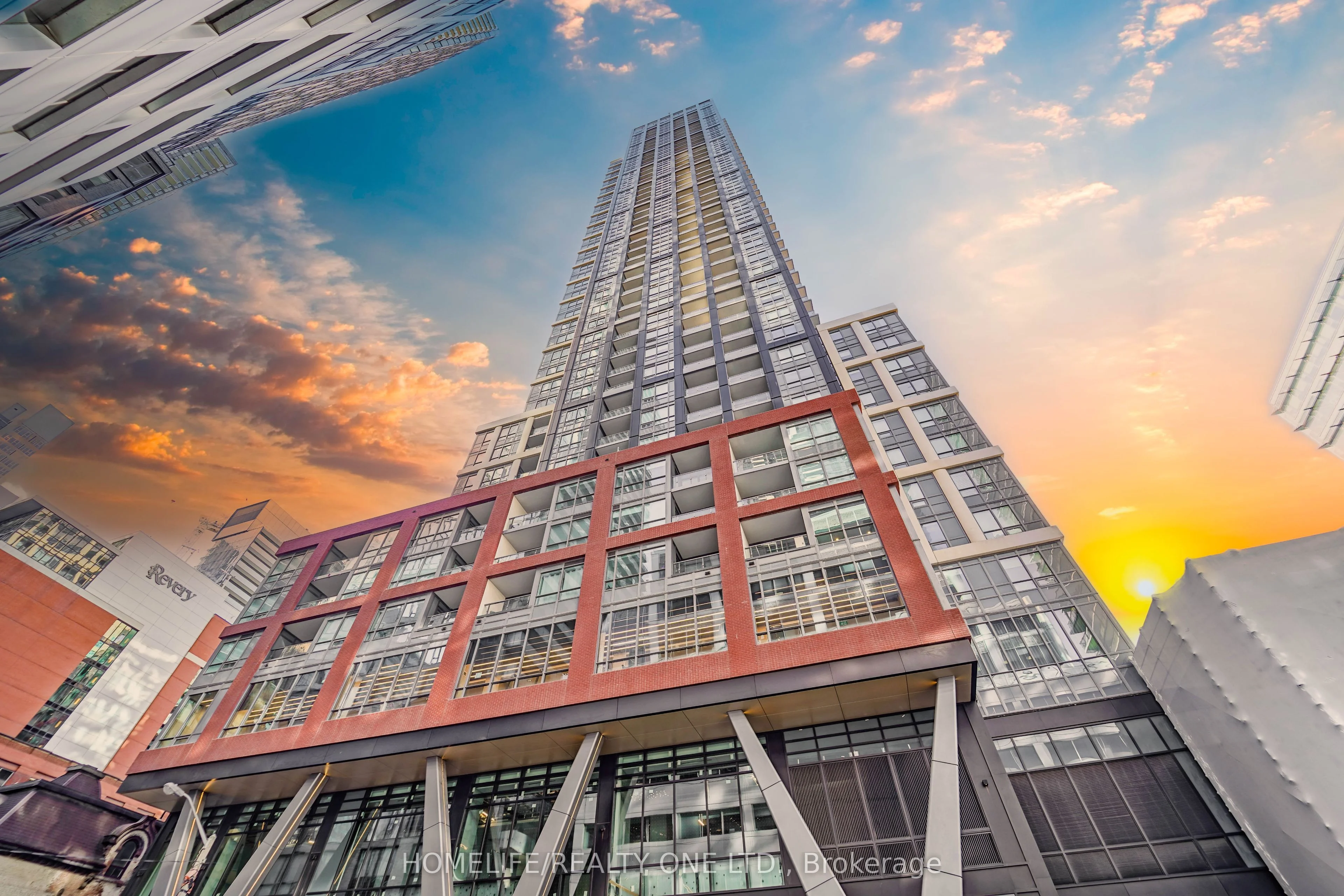 108 Peter Street 3102, Toronto C01, On M5v 2g7