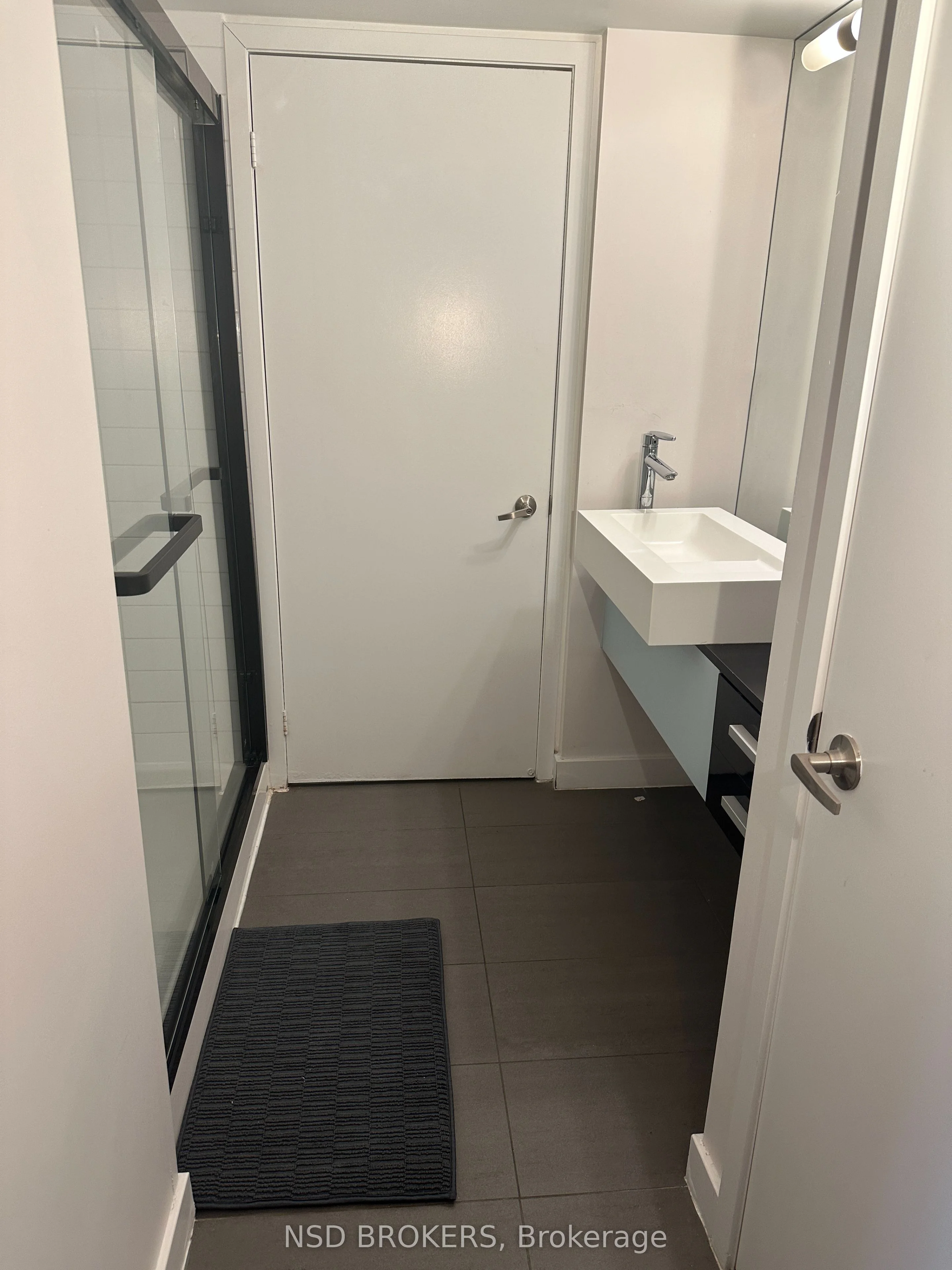 38 Dan Leckie Way 909, Toronto C01, ON M5V 2V6