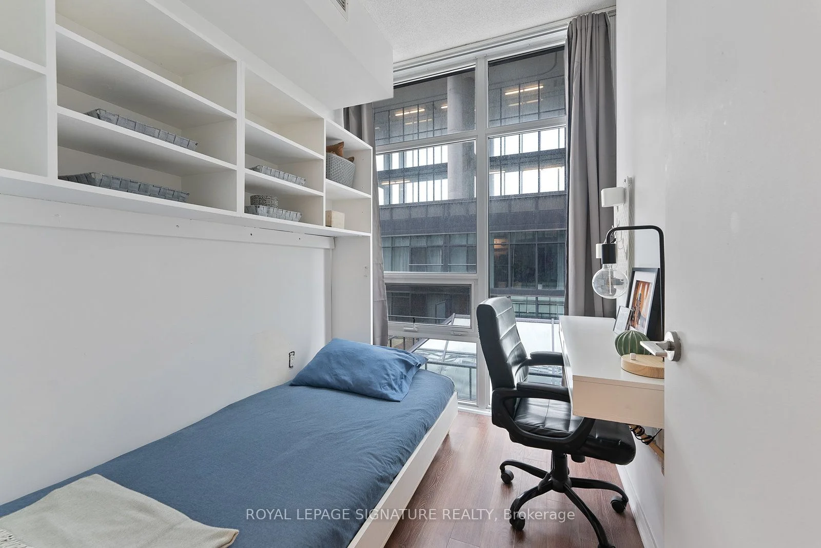 36 Lisgar Street 809, Toronto C01, ON M6J 0C7