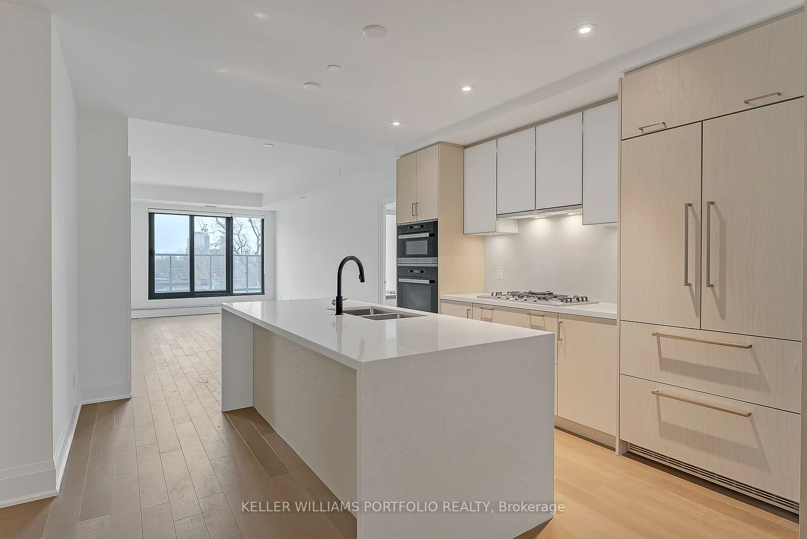 280 Howland Avenue 415, Toronto C02, On M5r 0c3