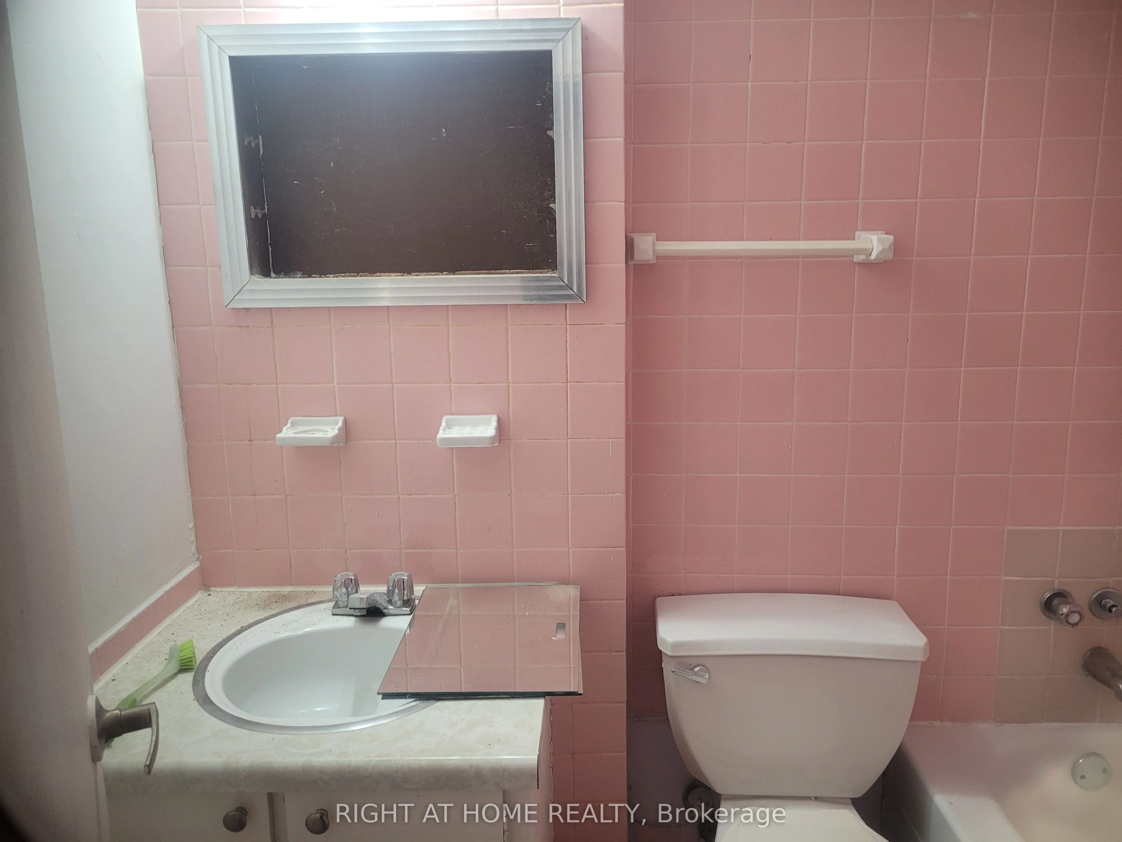 191 St George Street 505, Toronto C02, ON M5R 2N5