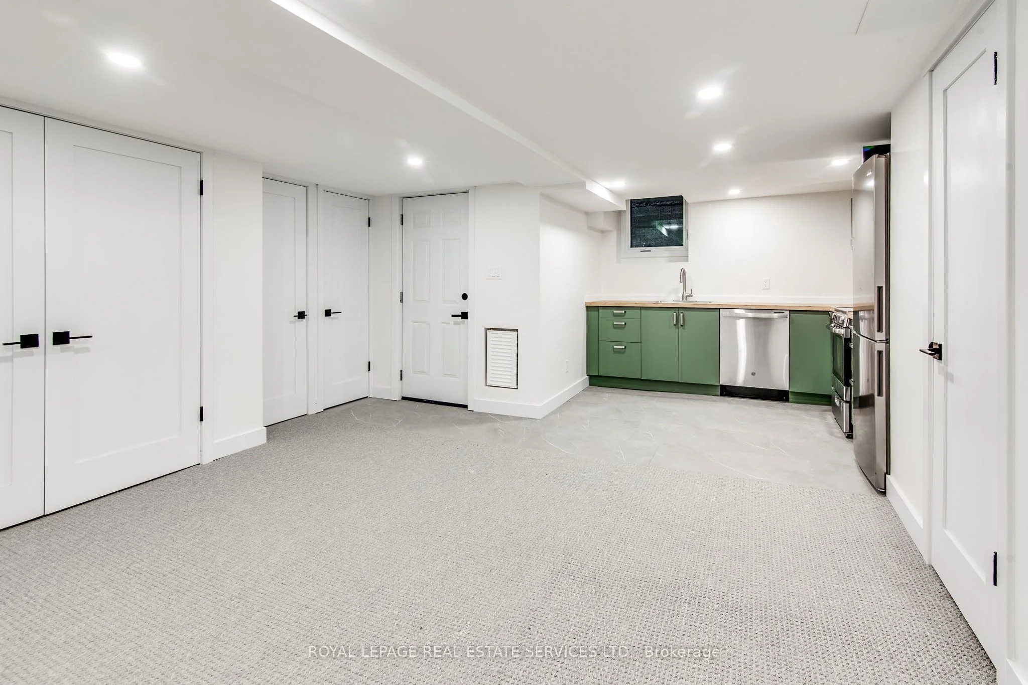 2780 Yonge Street Bsmt, Toronto C04, On M4n 2j2