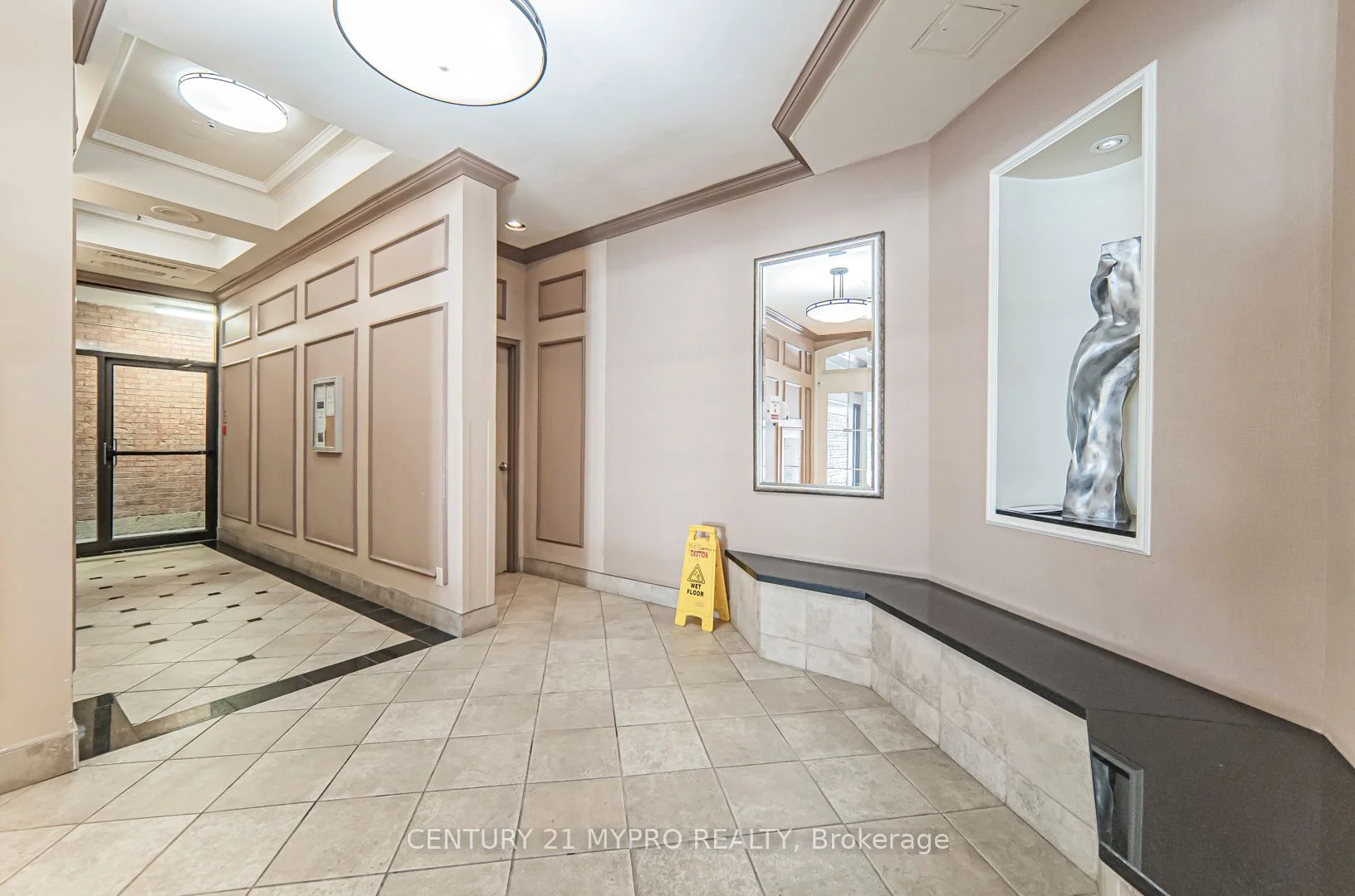120 St. Patrick Street 810, Toronto C01, On M5t 2x7