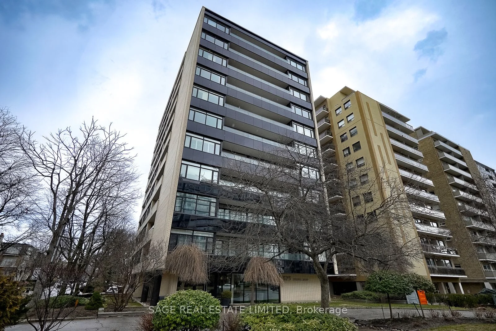 Co-op Apartment in Toronto