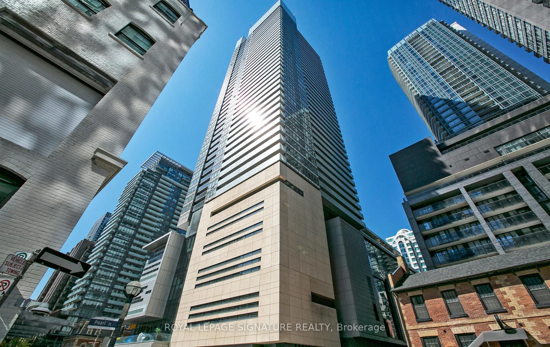 Condo Apartment in Toronto
