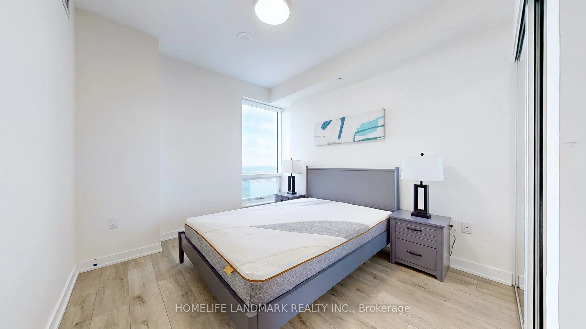 28 Freeland Street 4008, Toronto C08, On M5e 0e3