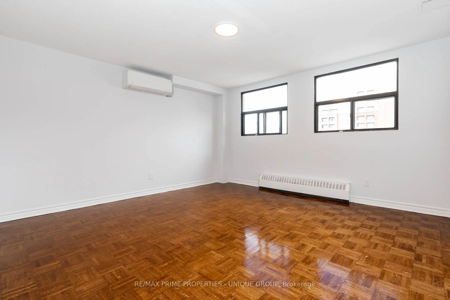 1962 Yonge Street 402, Toronto C03, ON M4S 1Z4