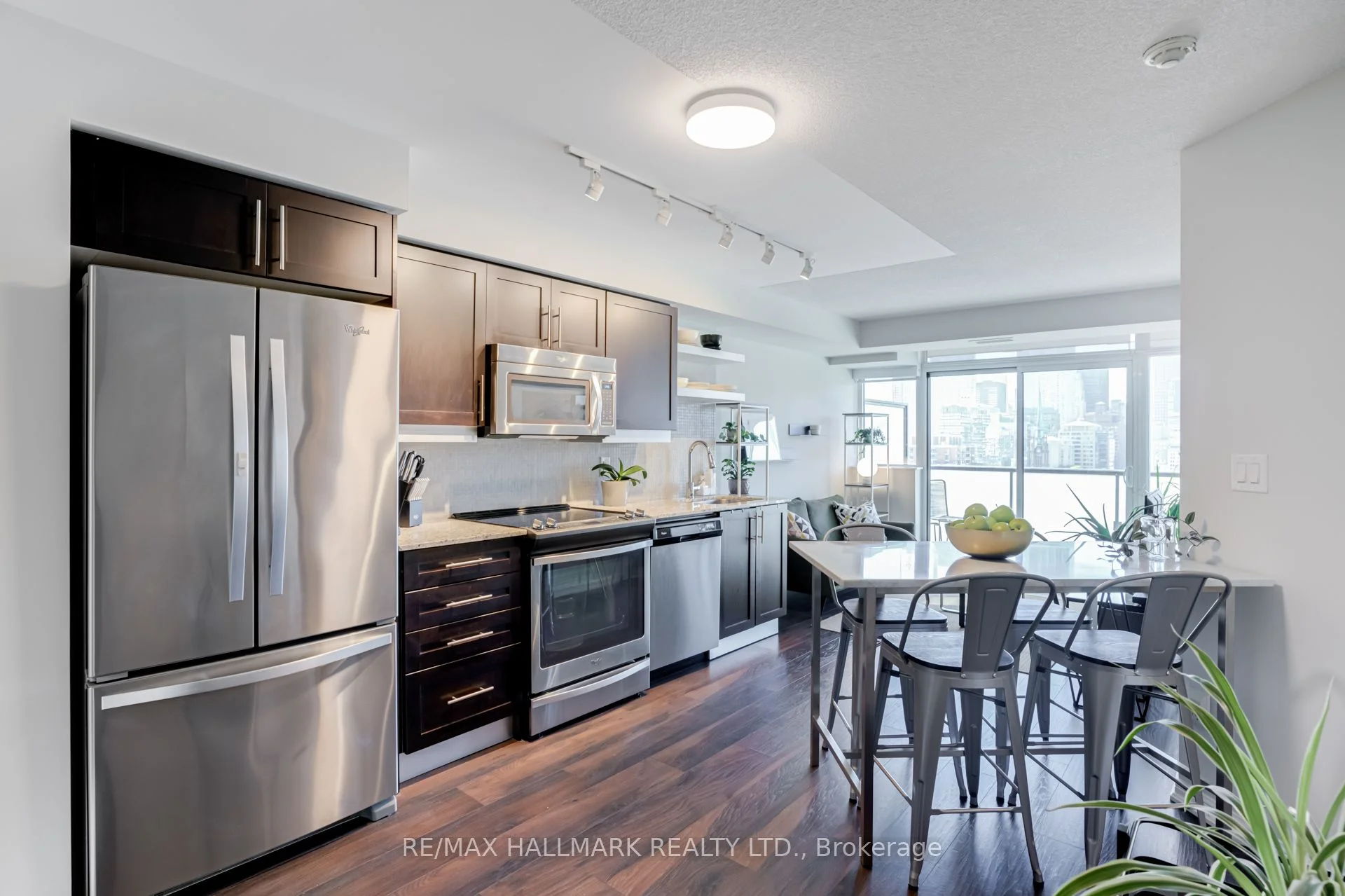 400 Adelaide Street E 2110, Toronto C08, On M5a 4s3