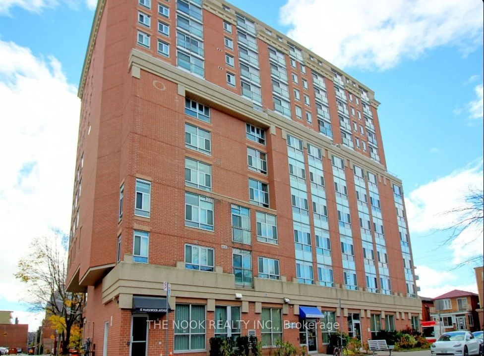15 Maplewood Avenue 810, Toronto C03, On M6c 4b4