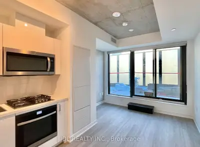195 Mccaul Street #805, Toronto C01, On M5t 1w6