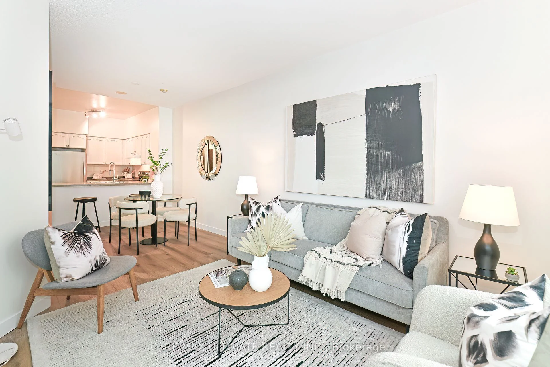 Condo Apartment in Toronto