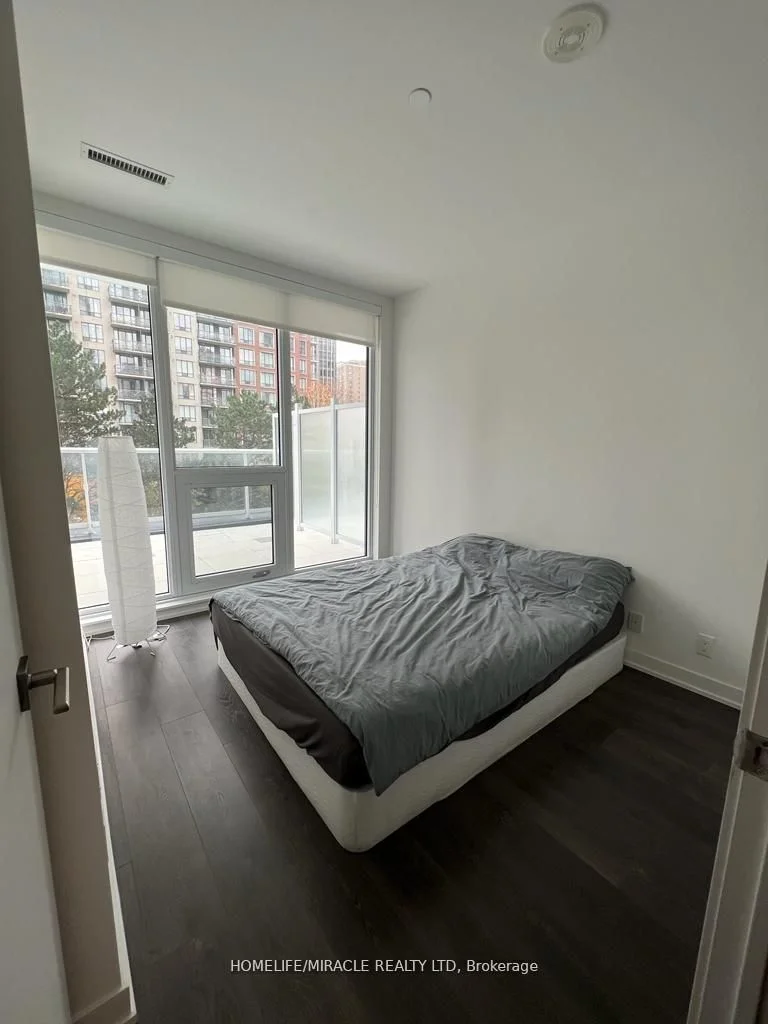 15 Holmes Avenue 316, Toronto C14, ON M2N 0L4