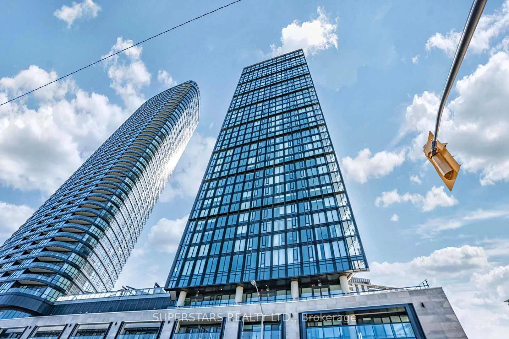 575 Bloor Street E 2611, Toronto C08, ON M4W 0B2