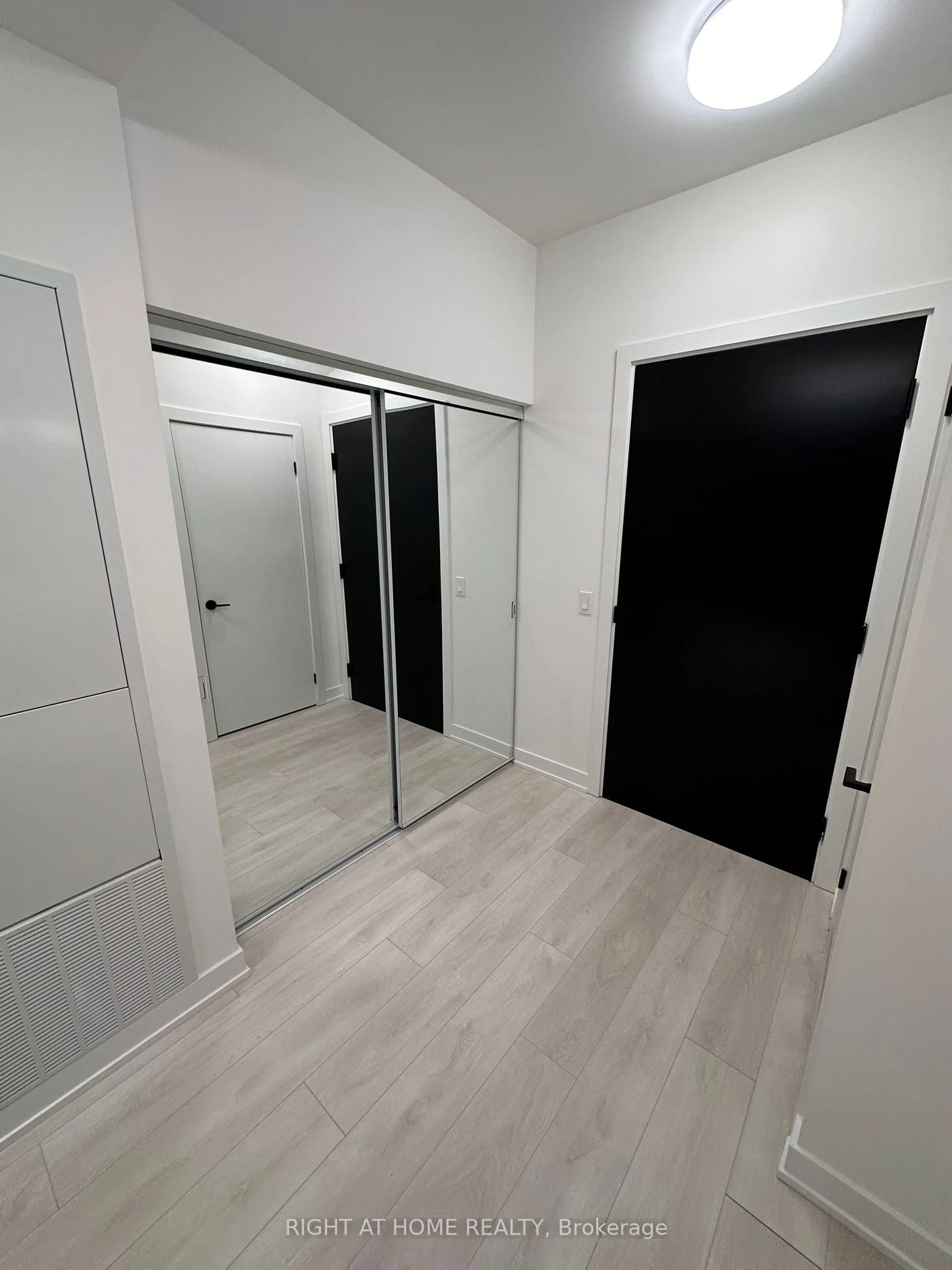 127 Broadway Avenue 2908, Toronto C10, ON M4P 1V4