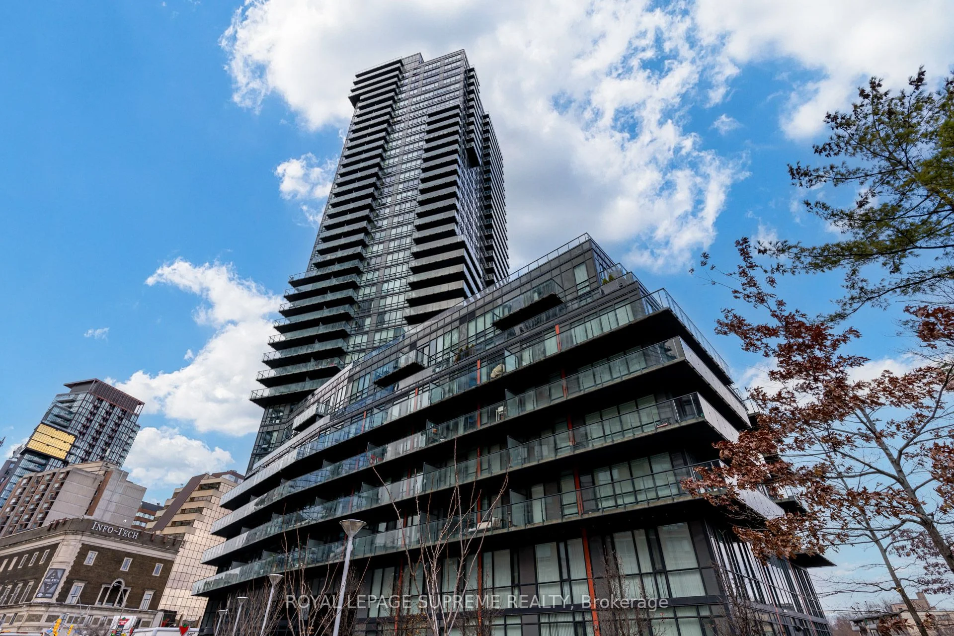 Condo Apartment in Toronto