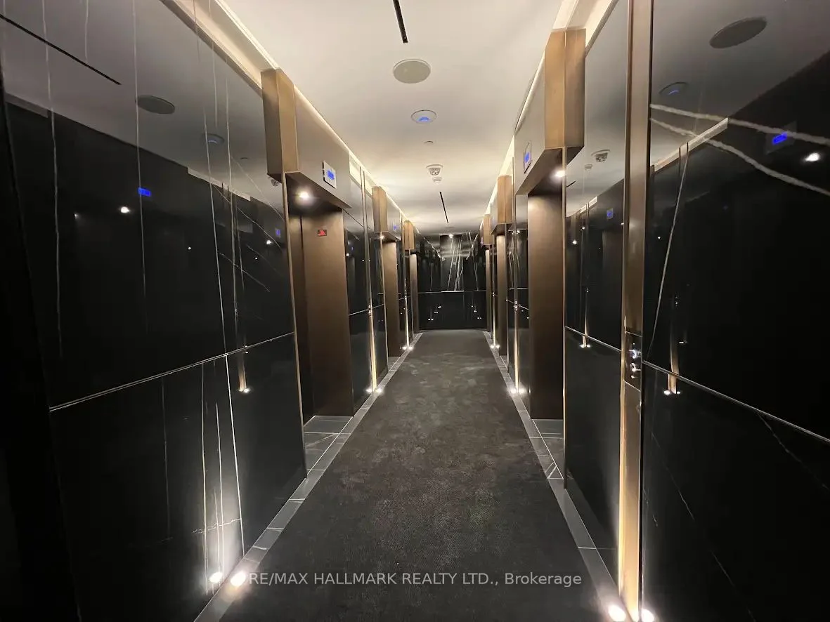 11 Yorkville Avenue 1102, Toronto C02, ON M4W 1L2