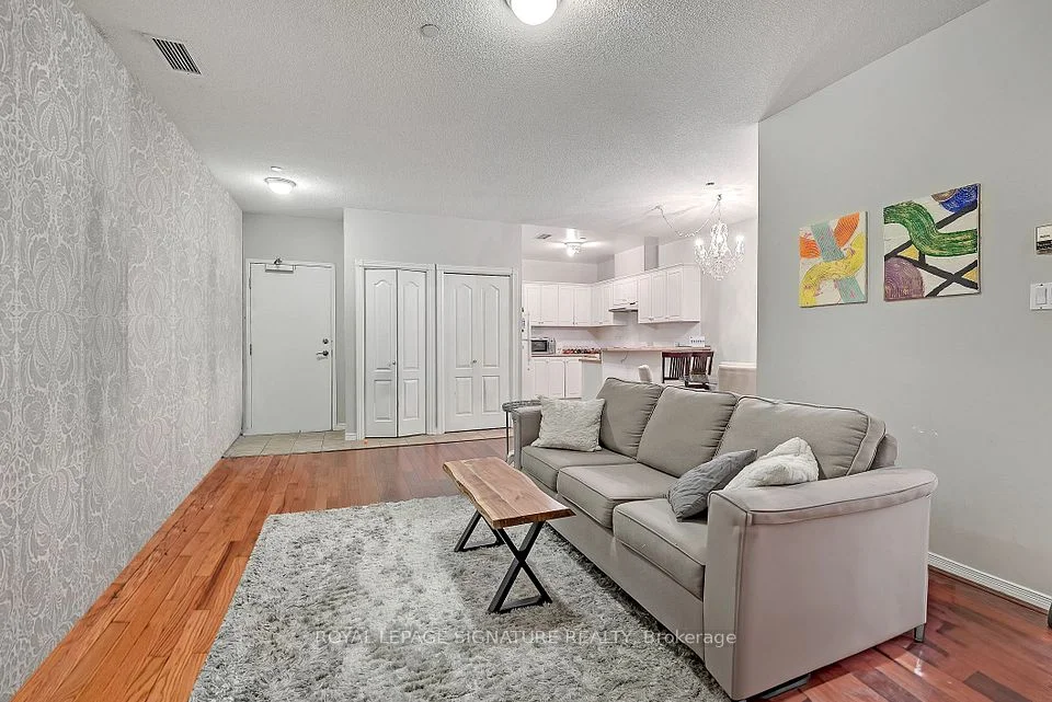 393 King Street W 605, Toronto C01, ON M5V 3G8