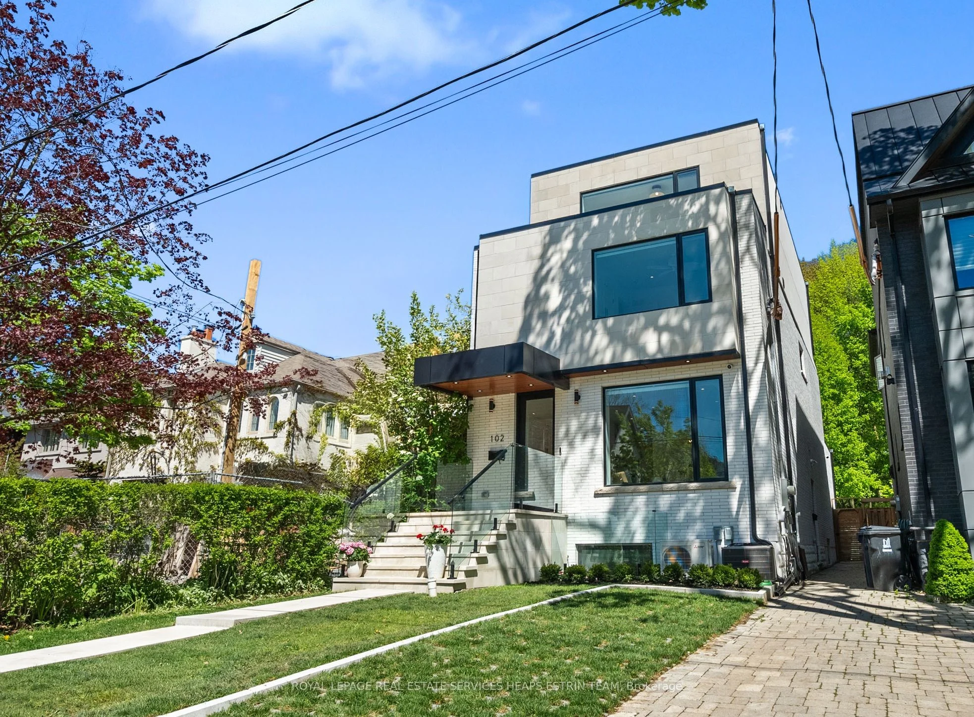 102 Heath Street E Lower, Toronto C09, On M4t 1s4