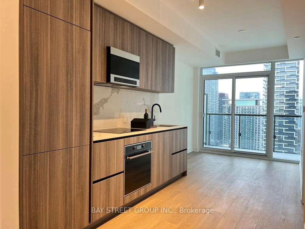 127 Broadway Avenue 2904, Toronto C10, ON M4P 1V4