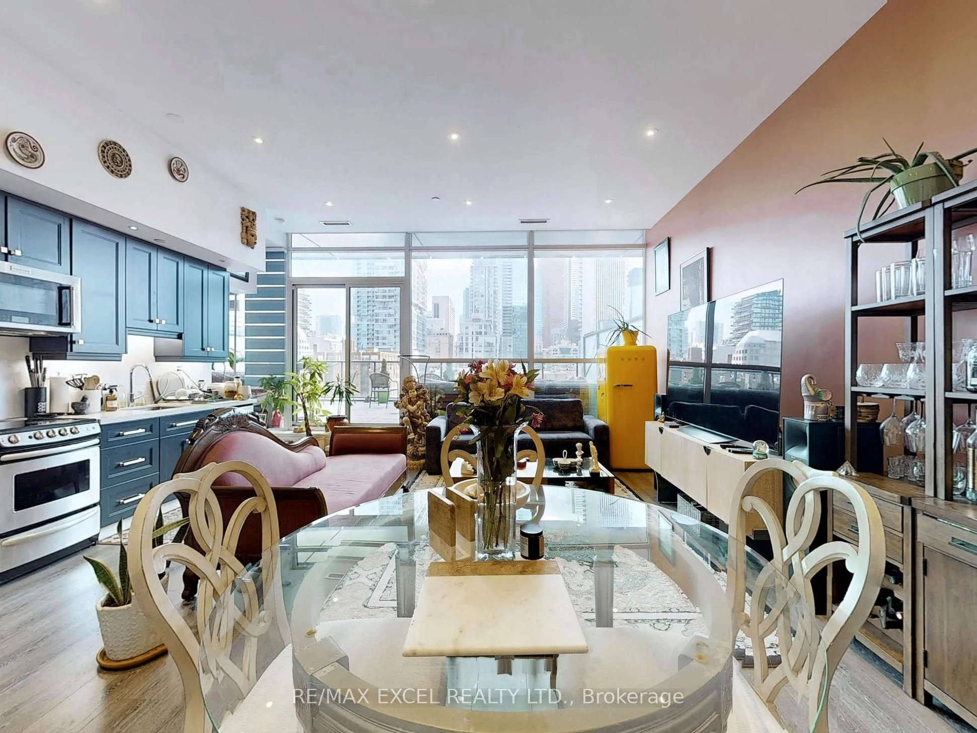Condo Apartment in Toronto