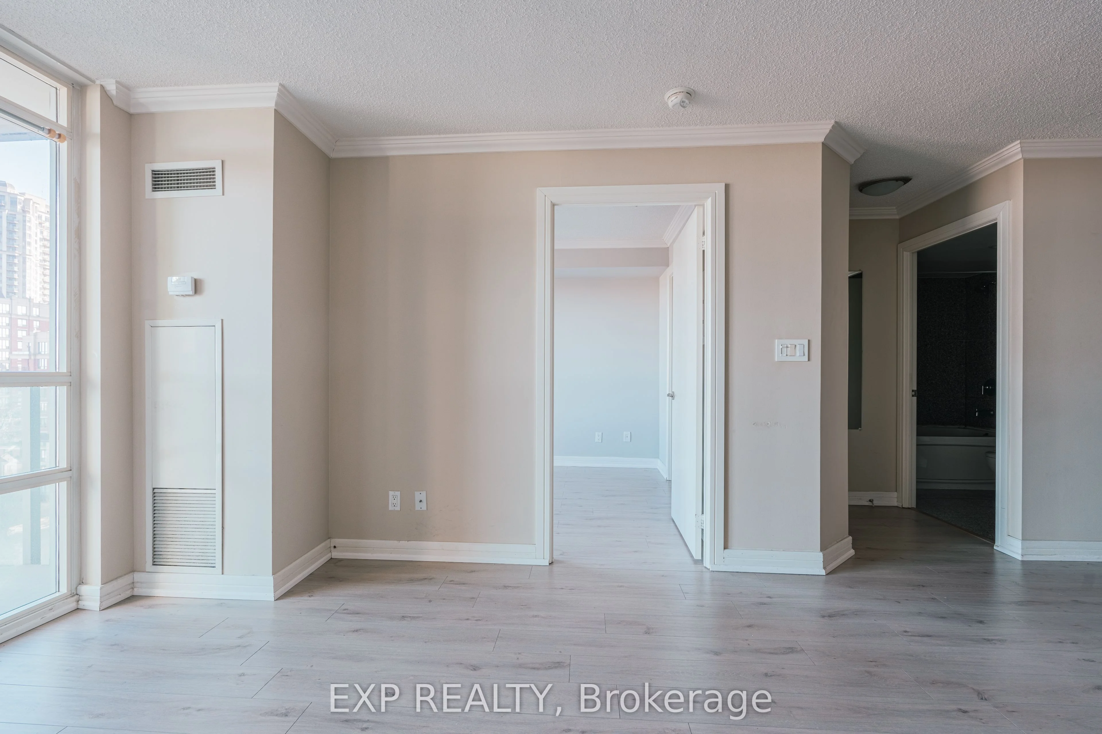 18 Harrison Garden Boulevard 807, Toronto C14, ON M2N 7J7